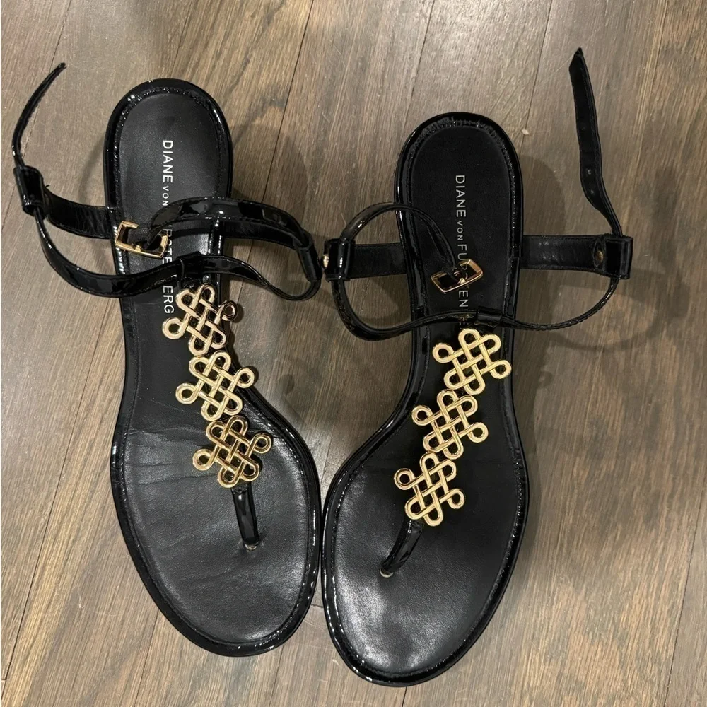 Diane Von Furstenberg black open toe sandals‎ size 7.5